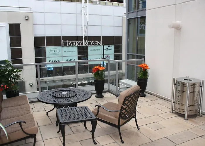 Yonge Suites Apart Hotel